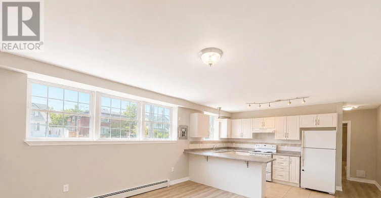 3-143 Westchester Crescent, St. Catharines, ON, L2P 2P2 - 2
