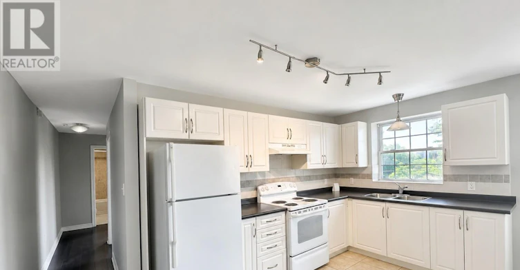 8-143 Westchester Crescent, St. Catharines, ON, L2P 2N8 - 4