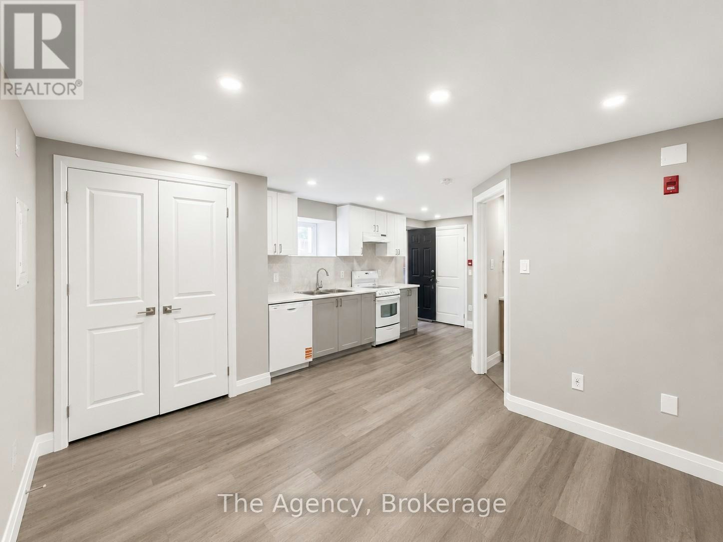 B1-143 Westchester Crescent, St. Catharines, ON, L2P 2N8 3