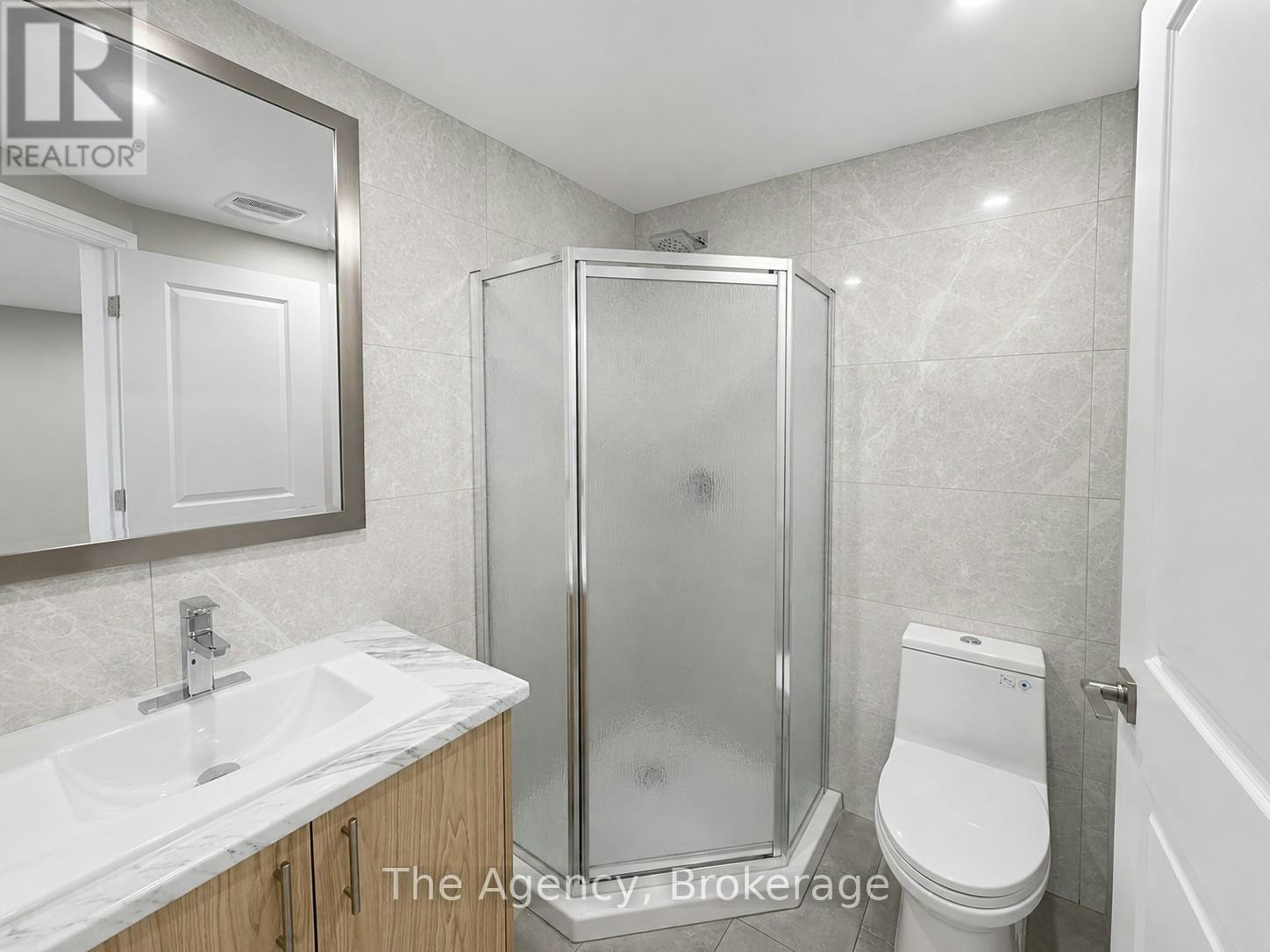 B1-143 Westchester Crescent, St. Catharines, ON, L2P 2N8 4