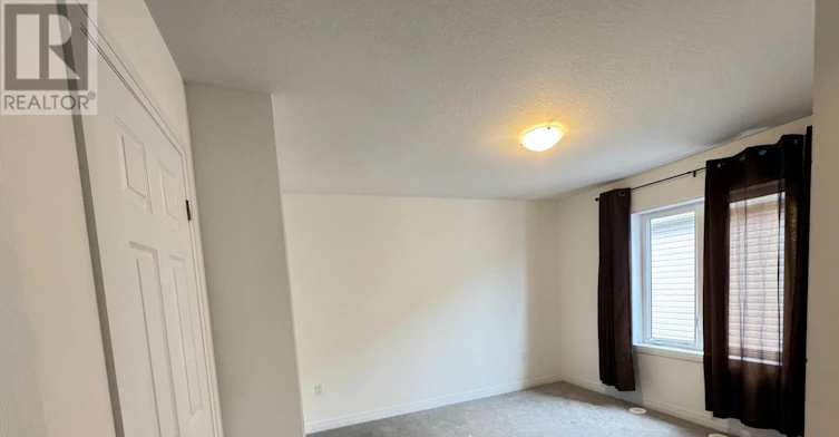38 Pogie Drive, Welland, ON, L3B 0P3 - 16