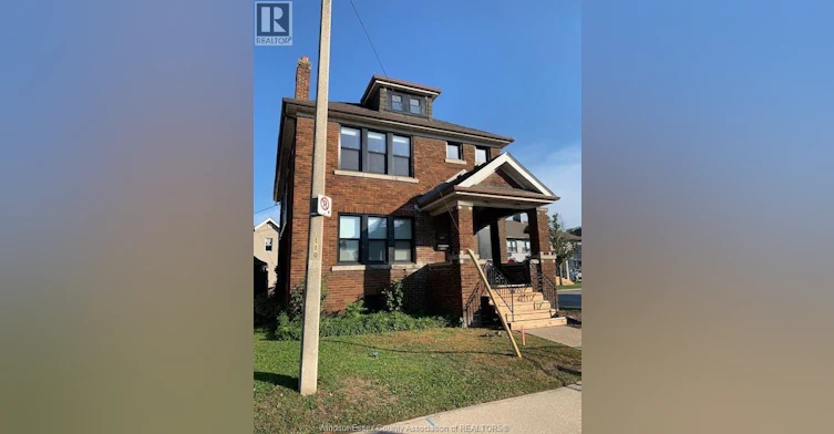 1496/1498 Giles Boulevard East, Windsor, ON, N9A 4H1