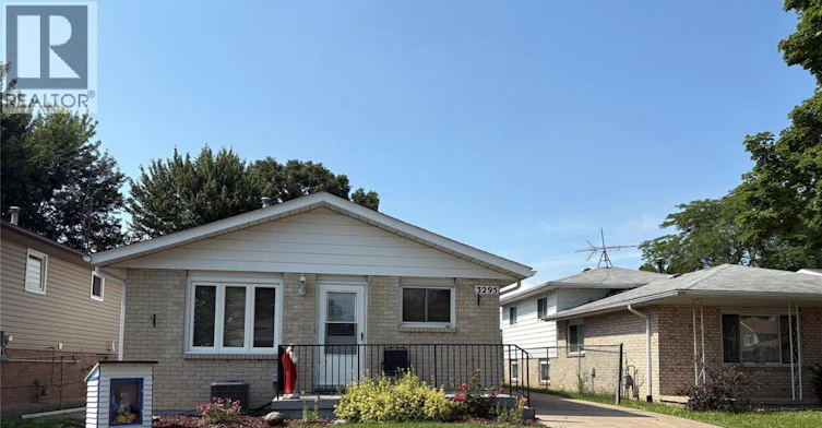 3295 Aurora, Windsor, ON, N8R 1Y9