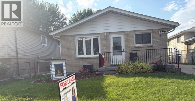 3295 Aurora, Windsor, ON, N8R 1Y9 - 2
