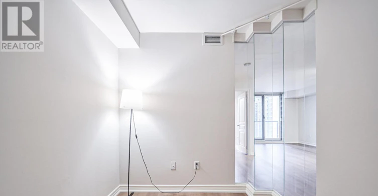 1502-801 Bay Street, Toronto, ON, M5S 1Y9 - 22