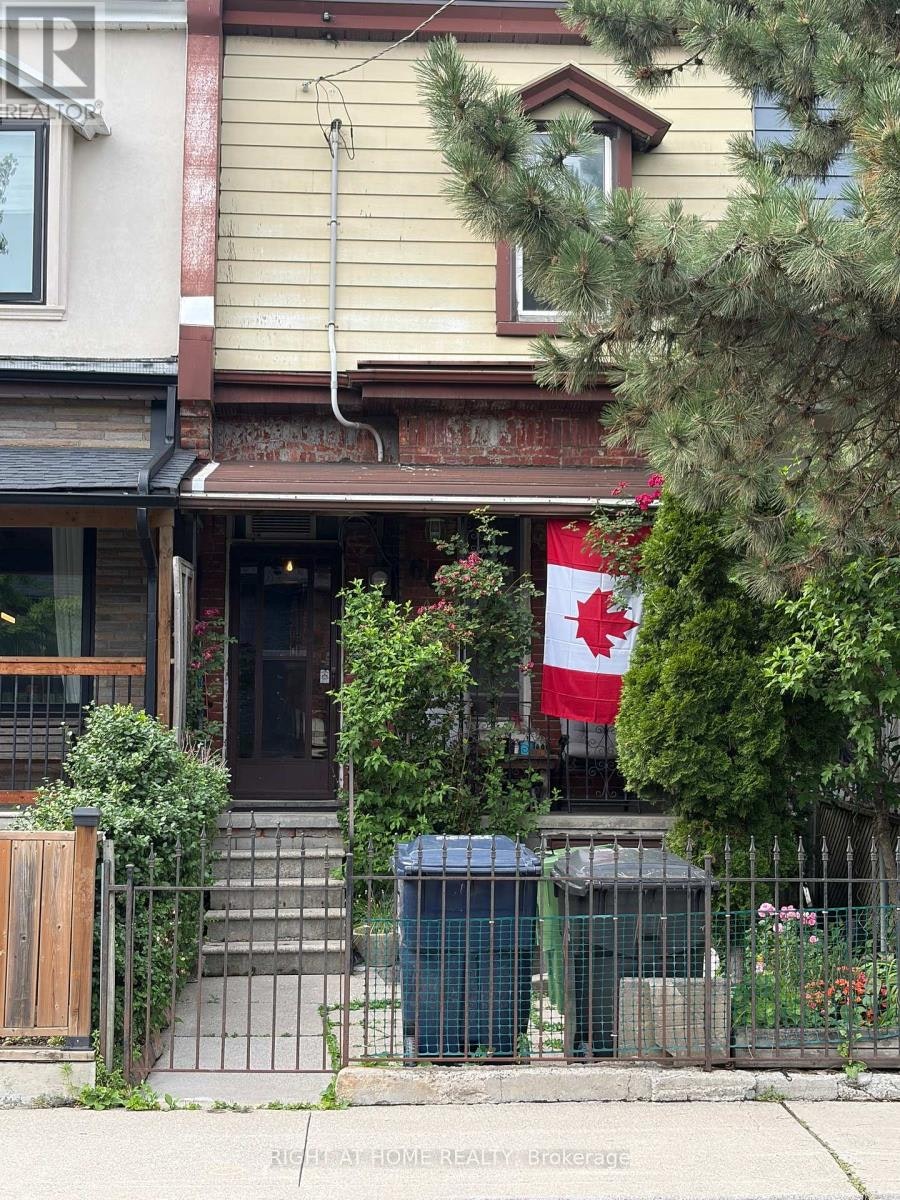 60 Foxley Street, Toronto, ON, M6J 1R2