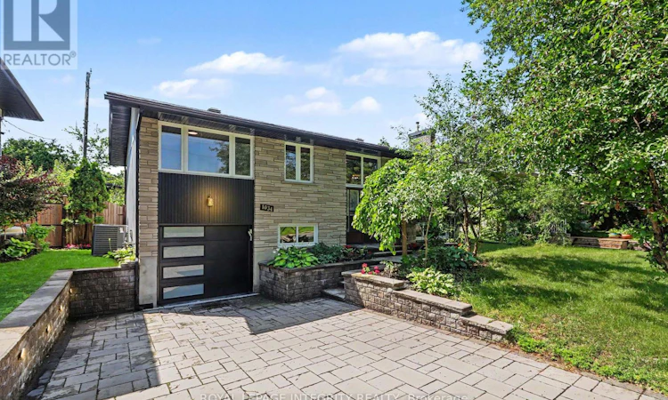 1034 Walkley Road