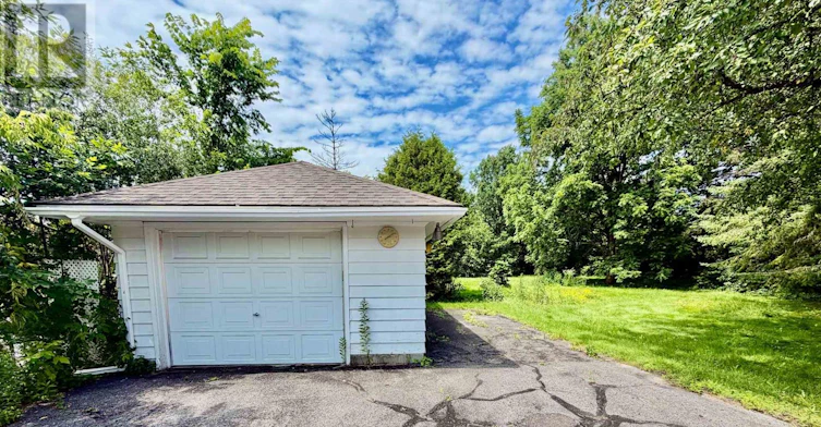 1107 Falaise Road, Ottawa, ON, K2E 6R1 - 3