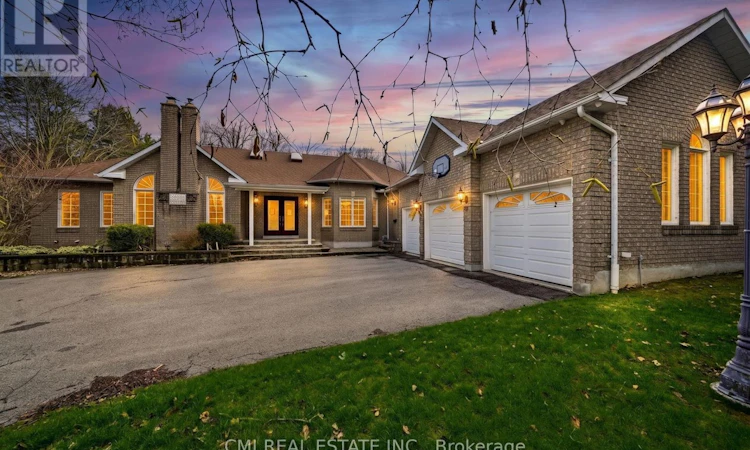 15 Treegrove Circle