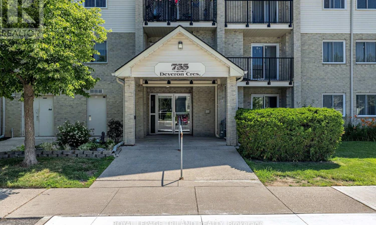 102-735 Deveron Crescent