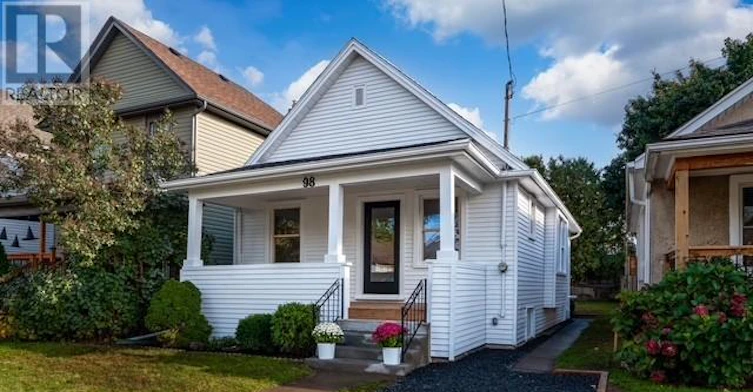 98 Pleasant Avenue, St. Catharines, ON, L2R 1Y1 - 2