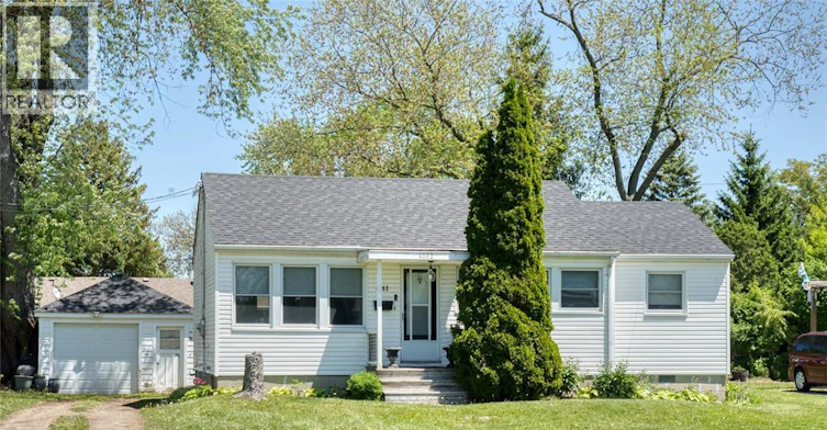 4062 Roseland Drive East, Windsor, ON, N9G 1Y4 - 2
