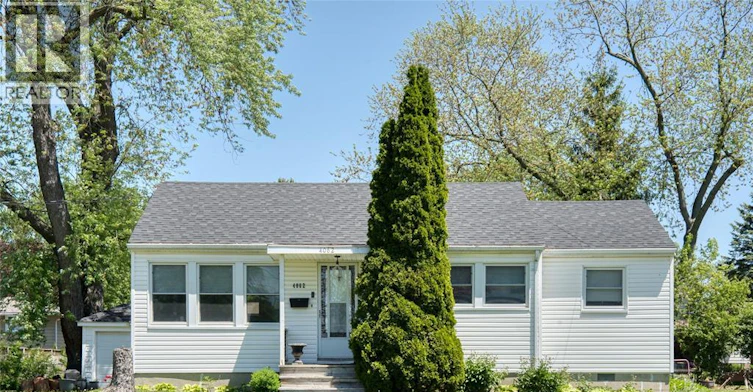 4062 Roseland Drive East, Windsor, ON, N9G 1Y4