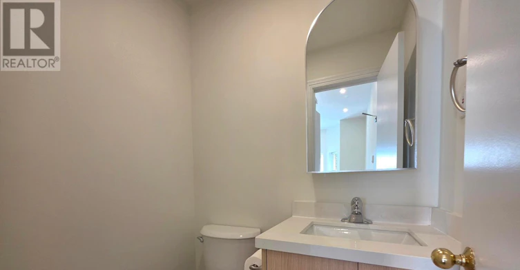 2/MAIN & BSMNT-11 Beaconsfield Avenue, Toronto, ON, M6J 3J1 - 9