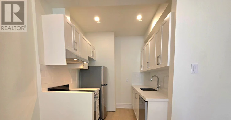 2/MAIN & BSMNT-11 Beaconsfield Avenue, Toronto, ON, M6J 3J1 - 10