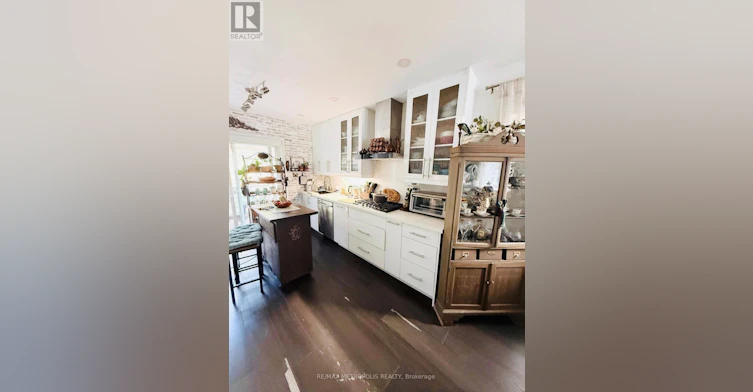 MAIN & UPPER-383 Coxwell Avenue, Toronto, ON, M4L 3B8 - 6