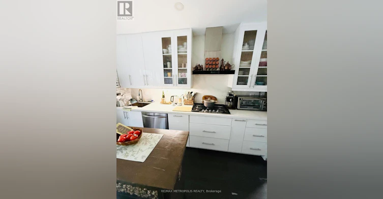 MAIN & UPPER-383 Coxwell Avenue, Toronto, ON, M4L 3B8 - 37