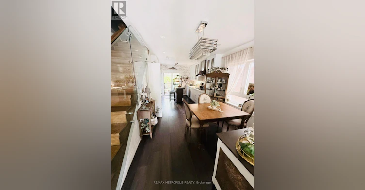 MAIN & UPPER-383 Coxwell Avenue, Toronto, ON, M4L 3B8 - 38