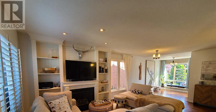 5556 Thorn Lane, Burlington, ON, L7L 6V9 - 3