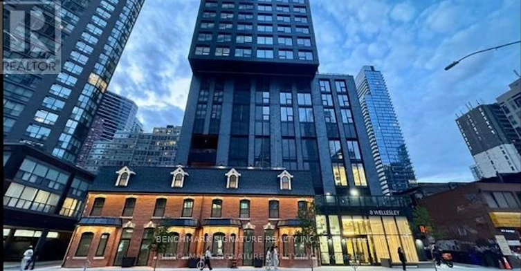3312-8 Wellesley Street W, Toronto, ON, M4Y 0J5