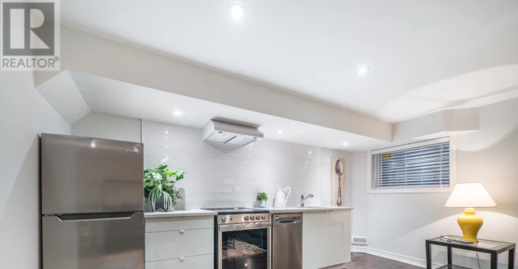 LOWER-122 Boardwalk Drive, Toronto, ON, M4L 3X4 - 23