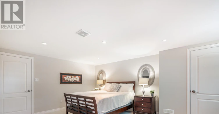 LOWER-122 Boardwalk Drive, Toronto, ON, M4L 3X4 - 10