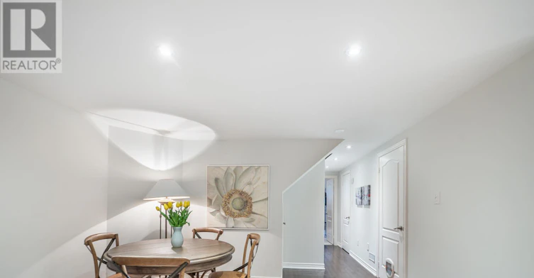 LOWER-122 Boardwalk Drive, Toronto, ON, M4L 3X4 - 15