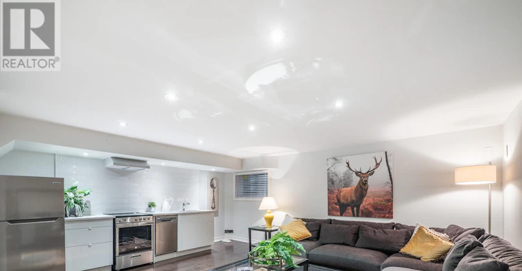LOWER-122 Boardwalk Drive, Toronto, ON, M4L 3X4 - 17