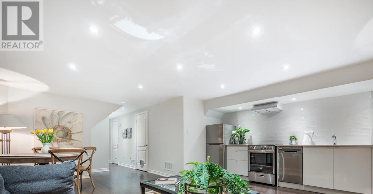 LOWER-122 Boardwalk Drive, Toronto, ON, M4L 3X4 - 22
