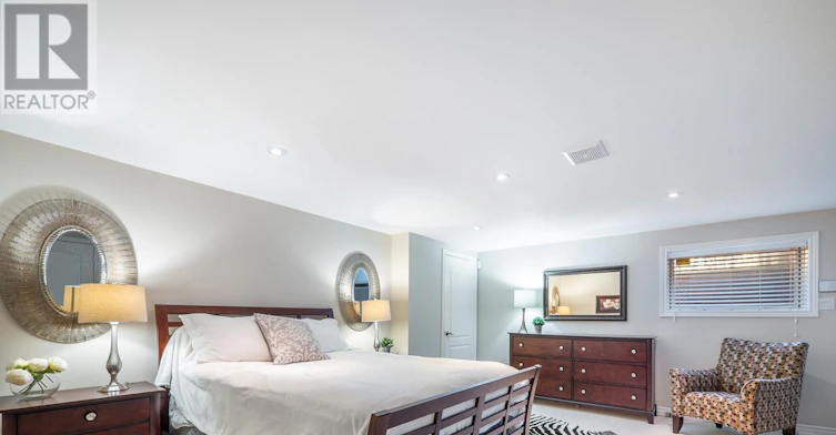 LOWER-122 Boardwalk Drive, Toronto, ON, M4L 3X4 - 9