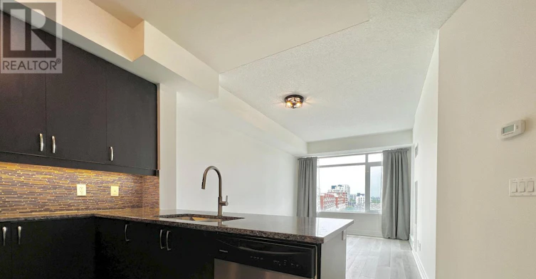 703-8110 Birchmount Road, Markham, ON, L6G 0E3 - 8