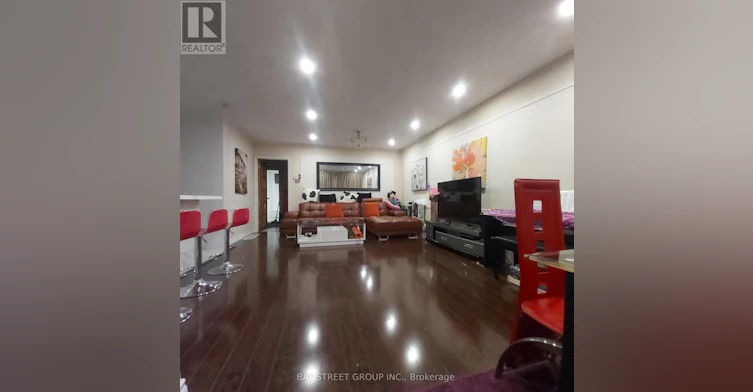 MAIN-211 Beechy Drive, Richmond Hill, ON, L4C 2X6 - 3