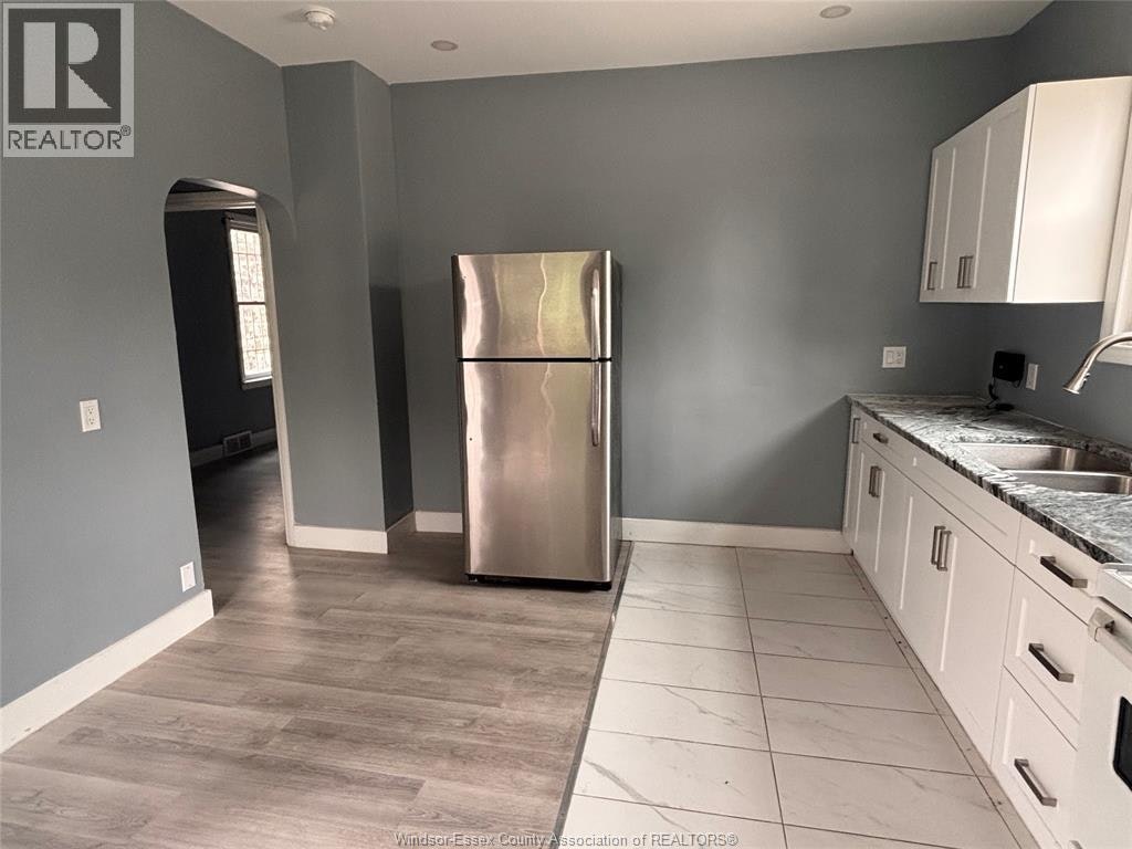 637 Tuscarora, Windsor, ON, N9A 3M3 - 3