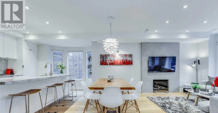 UPPER-185 Strathmore Boulevard, Toronto, ON, M4J 1P4 - 2