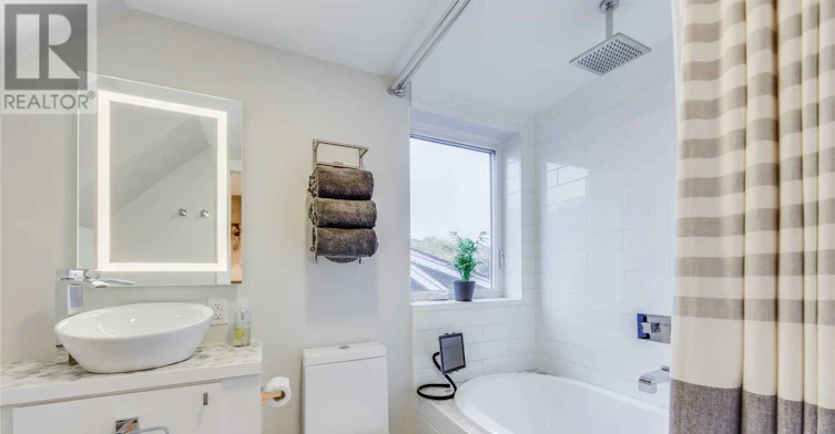 UPPER-185 Strathmore Boulevard, Toronto, ON, M4J 1P4 - 15
