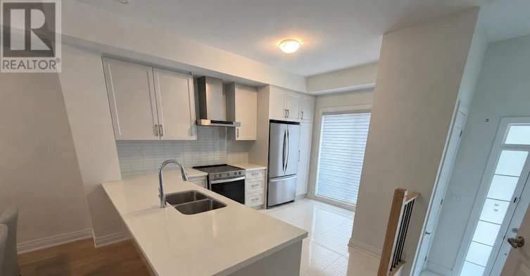 13 Maybank Lane, Whitchurch-Stouffville, ON, L4A 2S9 - 3