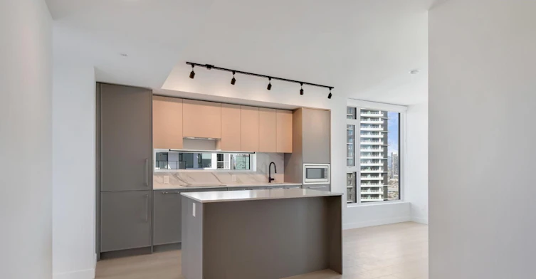 2404-13725 George Junction, Surrey, BC, V3T 4Y3 - 9