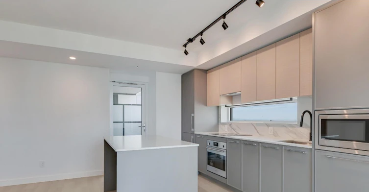 2404-13725 George Junction, Surrey, BC, V3T 4Y3 - 6