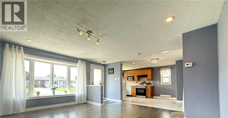 Upper-66 Belwood Crescent, Kitchener, ON, N2C 1Z3 - 5