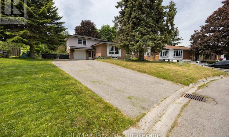 62 Crossley Drive