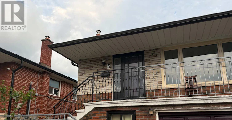 3 Lakeland Drive, Toronto, ON, M9V 1M8