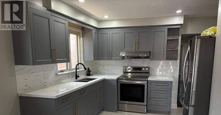3 Lakeland Drive, Toronto, ON, M9V 1M8 - 2