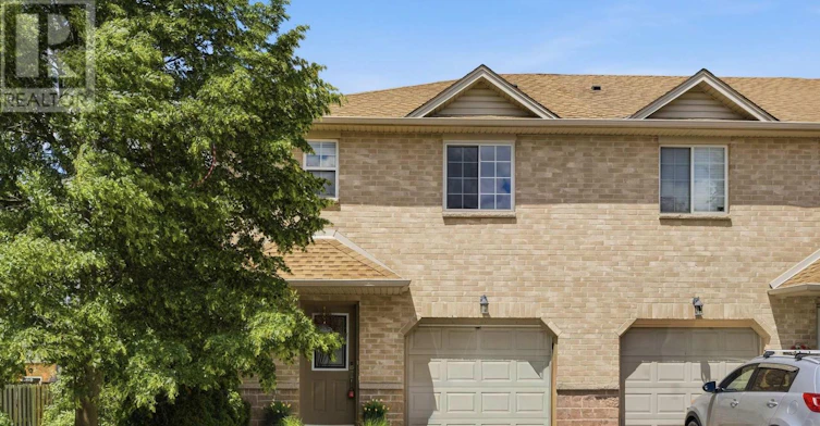 10-39 Pinewoods Drive, Hamilton, ON, L8J 3Z4