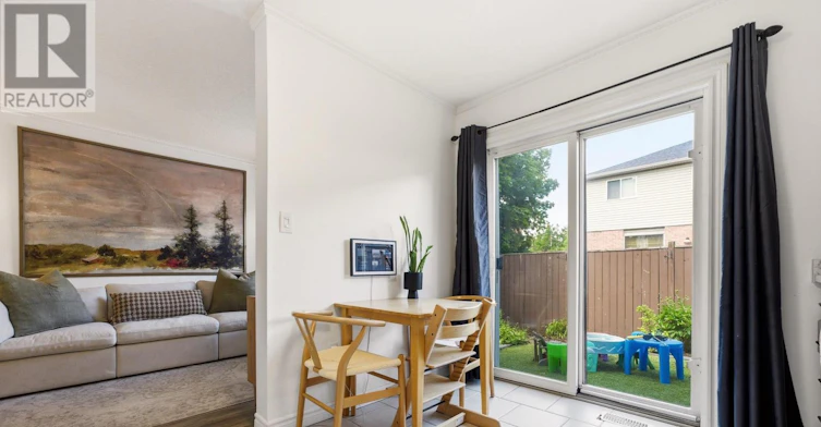 10-39 Pinewoods Drive, Hamilton, ON, L8J 3Z4 - 8