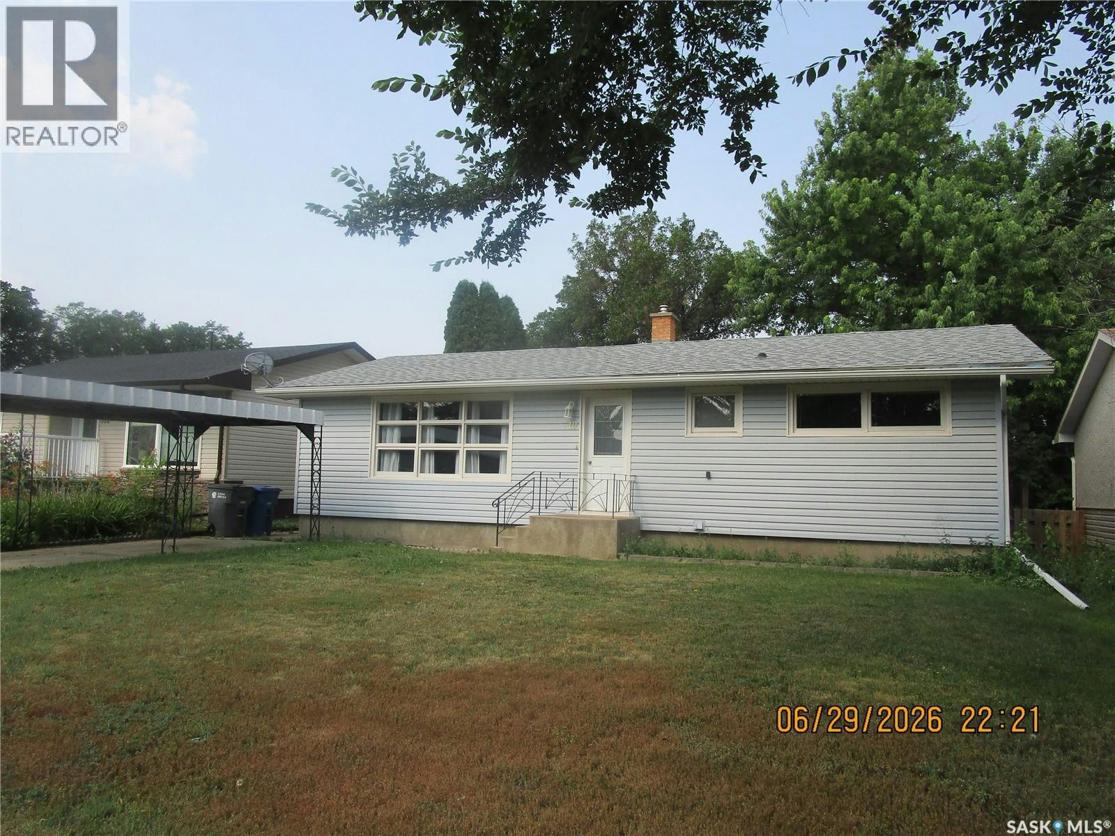 710 3rd Street E, Assiniboia, SK, S0H 0B0