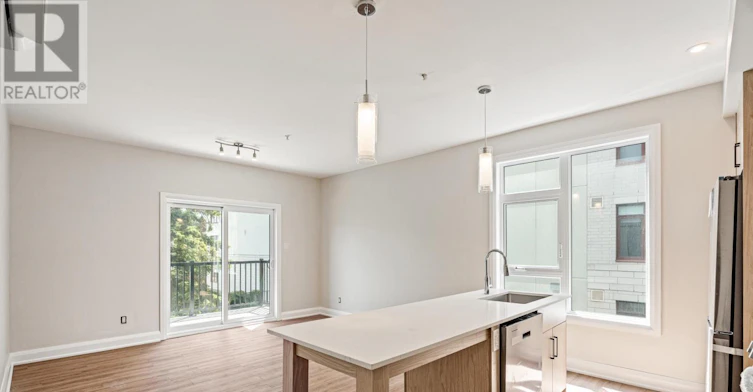 203-10 Mcarthur Avenue, Ottawa, ON, K1L 6R2 - 5