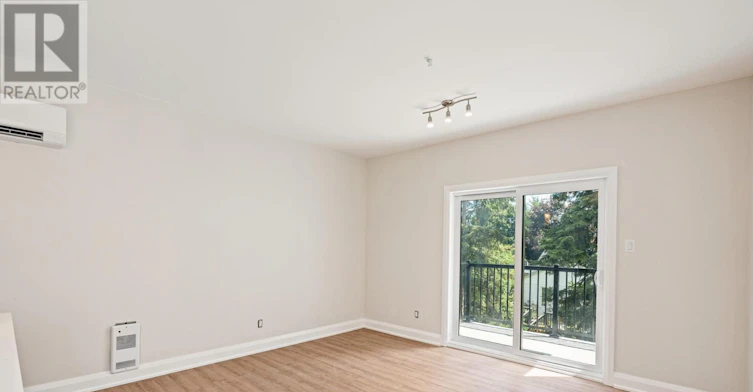 203-10 Mcarthur Avenue, Ottawa, ON, K1L 6R2 - 8