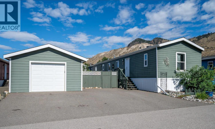 6-712 E Shuswap Road