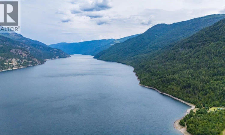 Lot 5-Lower Arrow Lake