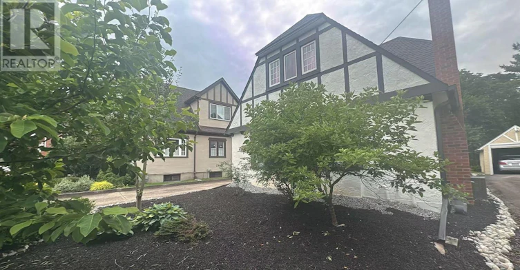 56 South Drive, St. Catharines, ON, L2R 4V2 - 4